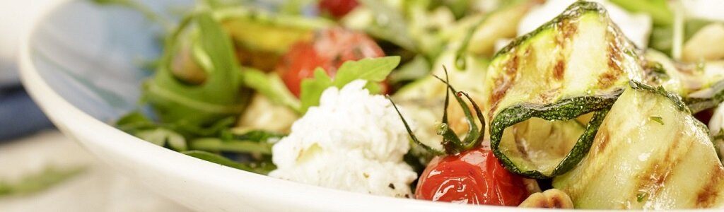 Recept: Salade van gegrilde courgette-linten