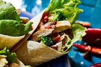 Recept: kip-groenten wrap met honing mosterd