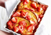Recept: Bread en butterpudding met aardbeien