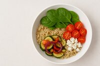 Recept: Quinoa Bowl met seizoensgroenten